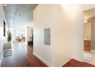 Photo #5: 20251772 Listing