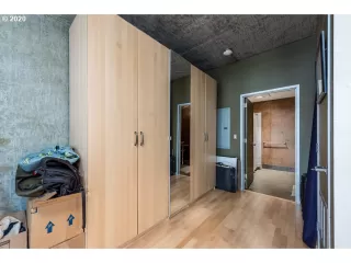 Photo #6: 20252213 Listing