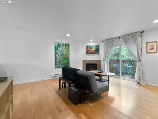 Photo #4: 20252353 Listing 