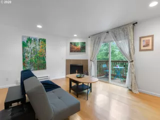 Photo #5: 20252353 Listing 