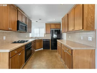 Photo #4: 20252866 Listing