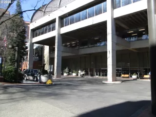 Photo #4: 20253406 Listing