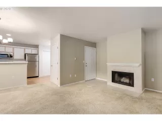 Photo #4: 20253413 Listing