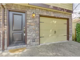 Photo #1: 20253787 Listing