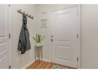 Photo #2: 20253787 Listing