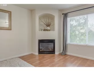 Photo #6: 20253787 Listing