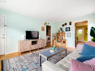 Photo #1: 20257066 Listing