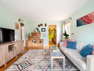 Photo #2: 20257066 Listing