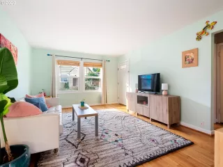 Photo #3: 20257066 Listing