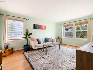 Photo #4: 20257066 Listing