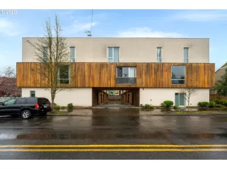 Photo #1: 20257114 Listing 