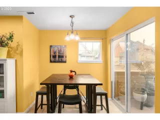 Photo #2: 20258117 Listing