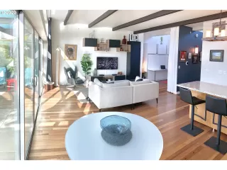 Photo #2: 20258146 Listing