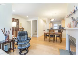 Photo #4: 20258743 Listing 