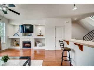 Photo #3: 20258744 Listing 