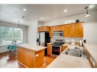Photo #5: 20258744 Listing 
