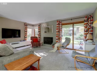 Photo #2: 20259162 Listing 