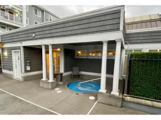 Photo #3: 20260161 Listing 