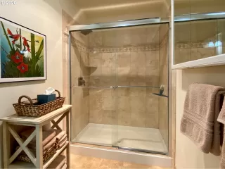 Photo #5: 20260161 Listing 