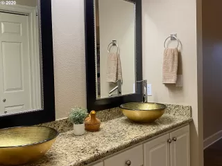 Photo #6: 20260161 Listing 