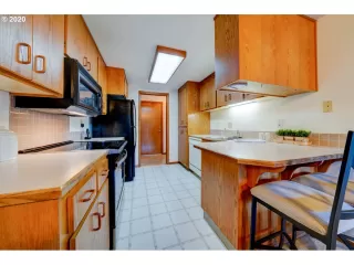 Photo #6: 20260233 Listing 