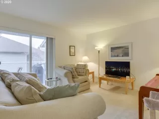 Photo #4: 20260638 Listing