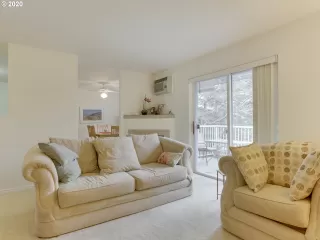 Photo #5: 20260638 Listing