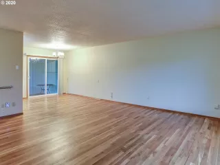 Photo #2: 20261239 Listing