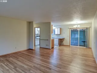 Photo #4: 20261239 Listing