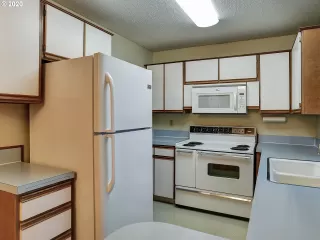 Photo #6: 20261239 Listing