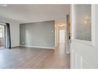 Photo #2: 20261353 Listing