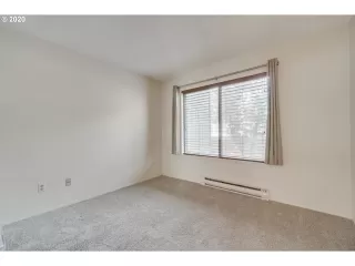 Photo #6: 20261353 Listing