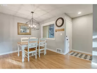 Photo #3: 20262031 Listing