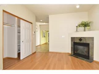 Photo #2: 20262523 Listing