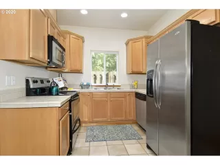 Photo #3: 20262523 Listing