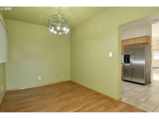 Photo #5: 20262523 Listing