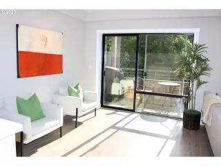 Photo #5: 20262749 Listing