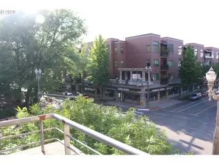 Photo #6: 20262749 Listing