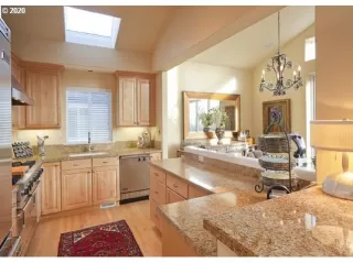 Photo #4: 20263072 Listing