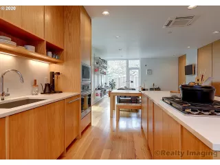 Photo #4: 20263287 Listing