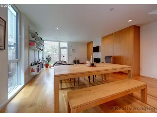 Photo #6: 20263287 Listing