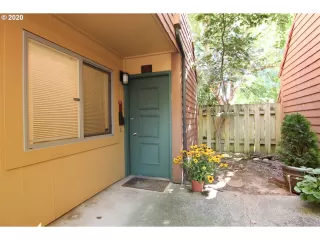 Photo #1: 20263992 Listing