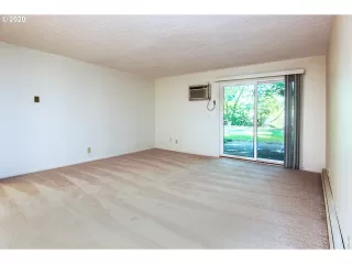 Photo #2: 20263992 Listing