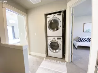Photo #5: 20264126 Listing