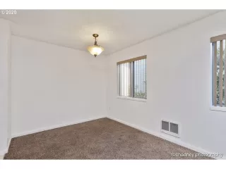 Photo #6: 20265108 Listing