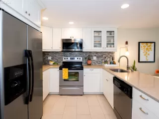 Photo #3: 20265917 Listing