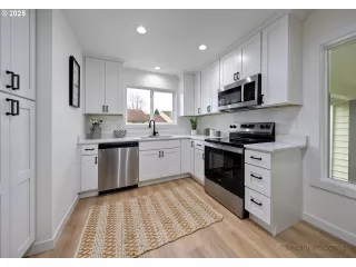 Photo #4: 202661788 Listing