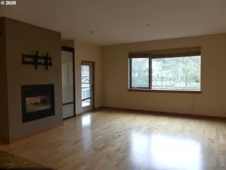 Photo #4: 20266309 Listing