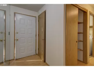 Photo #4: 20266803 Listing