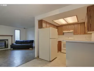 Photo #5: 20266803 Listing